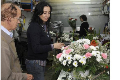 Venta de flores en un establecimiento de la capital. / VALENTÍN GUISANDE-