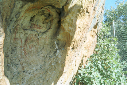 Pinturas rupestres en el abrigo de Fuentetoba.-HDS
