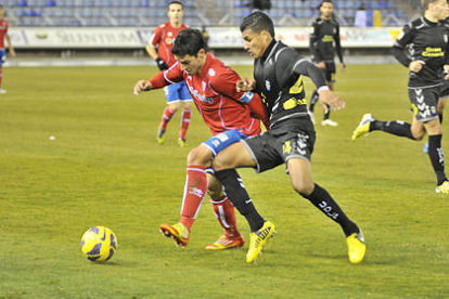 Del Pino se perfila como la única novedad en el once del Numancia con respecto al equipo que jugó en Córdoba. / DIEGO MAYOR-