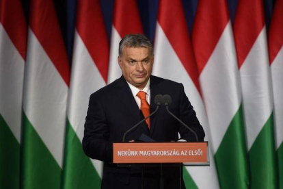 Viktor Orbán, en su mitin en Budapest.-AFP / ATTILA KISBENEDEK