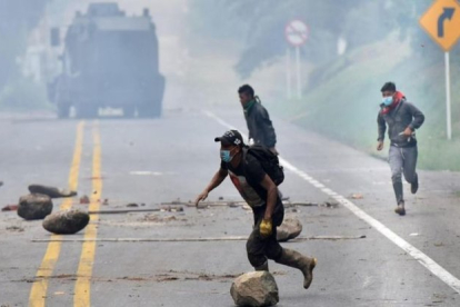 Las protestas indígenas en Colombia se han tornado violentas.-EFE