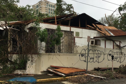 Daños causados en una casa tras el paso del huracán, en San Juan (Puerto Rico), el 21 de septiembre.-JORGE MUÑIZ