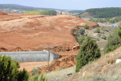 Obras en la Autovía del Duero en La Mallona hace unos años.-VALENTÍN GUISANDE