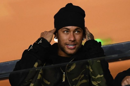 Neymar, el pasado viernes en el Parque de los Príncipes de París.-AFP / FRANCK FIFE