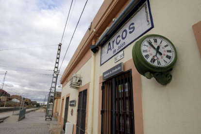 Estación de tren de Arcos de Jalón-L.A.T.