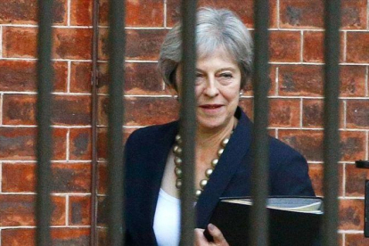 La primera ministra británica, Theresa May, este lunes en Londres.-HENRY NICHOLLS (REUTERS)