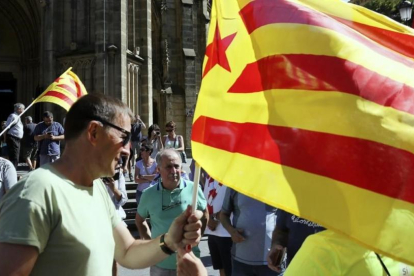 El coordinador general de EH Bildu, Arnaldo Otegi, en la manifestacion convocada en San Sebastián  en apoyo al proceso soberanista catalán.-EFE / GORKA ESTRADA