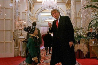 La escena de ’Solo en casa 2’ en la que aparece Donald Trump junto a Macaulay Culkin.-