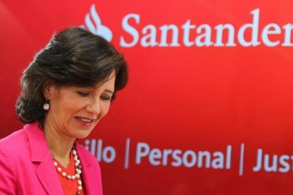 La presidenta del Santander, Ana Botín, durante una rueda de prensa en Madrid.-JUAN MANUEL PRATS