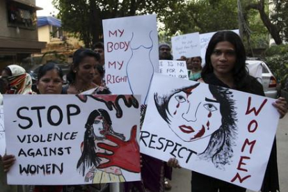 Protesta contra las violaciones en la India, en Bombay el pasado diciembre.-DIVYAKANT SOLANKI (EFE)