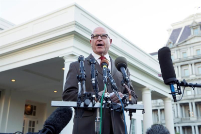 El Asesor de Seguridad Nacional de EE.UU., el Teniente General HR McMaster, habla durante una rueda de prensa en relación con un informe publicado por el Washington Post hoy, lunes 15 de mayo de 2017, en la Casa Blanca, en Washington, DC, (EE.UU.). McMast-EFE