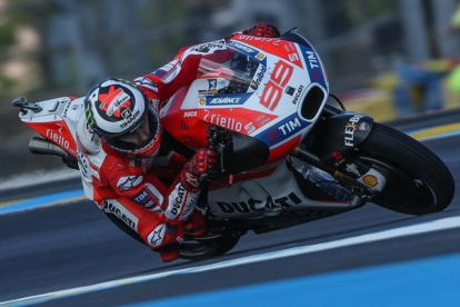 Jorge Lorenzo (Ducati), en los ensayos de ayer en Le Mans.-