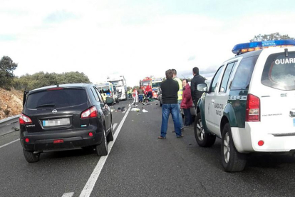 La Carretera, cortada en el lugar de los hechos.-D. S.