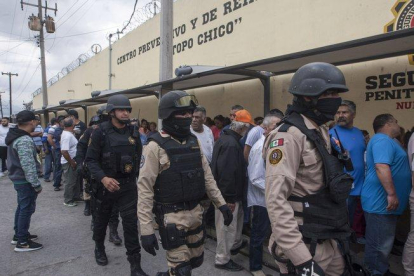 La prisión de Topo Chico en México custodiada por guardias.-AFP