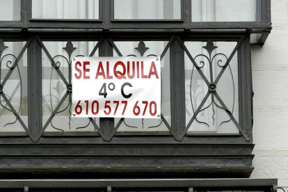 Anuncio de un piso en alquiler en la capital.-HDS