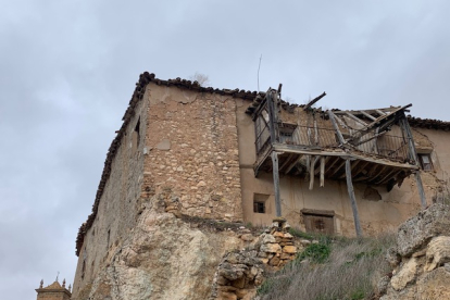 Casa Alta de los Carrillo Yáñez de Barnuevo en Deza, ahora en la Lista Roja del Patrimonio. HISPANIA NOSTRA