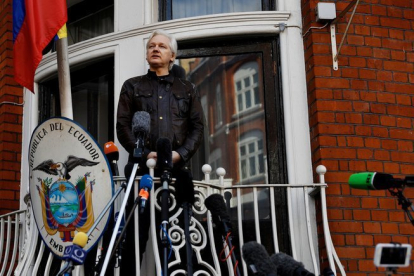 El australiano se refugió en la Embajada ecuatoriana en la capital británica en 2012 para evitar su extradición a Suecia.-REUTERS