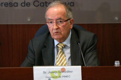 El presidente de Pimec, Josep González, en la rueda de prensa en la que ha anunciado su intención de volver a presentarse para seguir presidiendo la organización.-ACN (ANDREA ZAMORANO)