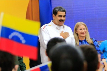 Nicolás Maduro, el presidente de Venezuela junto a la primera dama.-EFE