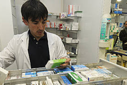 Los farmacéuticos tienen la obligación de dispensar el medicamento genérico. / U. S.-