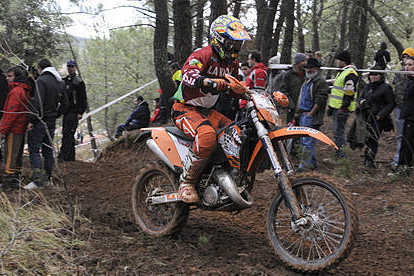 Tardelcuende y San Esteban acogen este fin de semana sendas pruebas de motocross. / VALENTÍN GUISANDE-