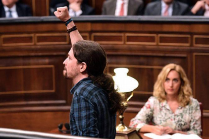 Pablo Iglesias: "Buena suerte en su epílogo señor Mariano Rajoy".-AFP / JAVIER SORIANO