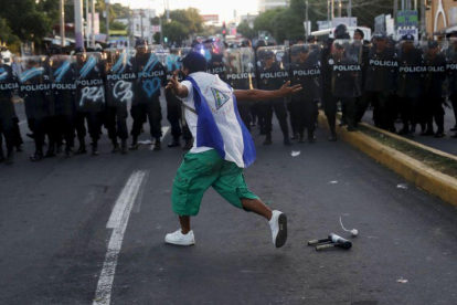 Marcha contra Daniel Ortega en Nicaragua.-ESTEBAN BIBA (EFE)