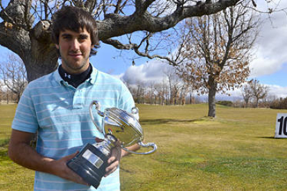 Daniel Berná con el título de Copa del Rey amateur-