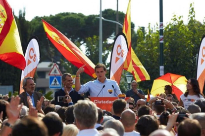 El líder de Ciudadanos, Albert Rivera, durante el acto de este sábado en Sant Andreu de Llavaneres (Maresme).-/ ALEJANDRO GARCIA