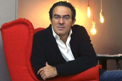 El escritor Juan Gabriel Vásquez, en Madrid.-DAVID CASTRO
