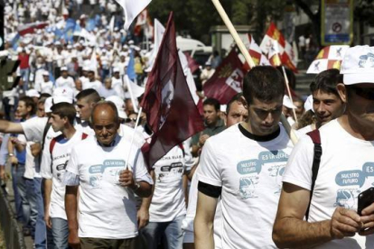 La Marcha Blanca de los ganaderos llega a Madrid.-EFE / SERGIO BARRENECHEA