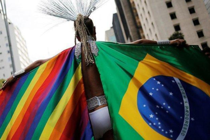 Miembro del movimiento gay en Brasil.-REUTERS