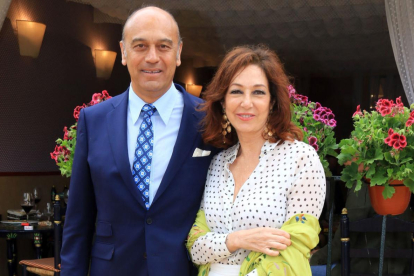 Ana Rosa junto a su marido, Juan Muñoz.-ARCHIVO