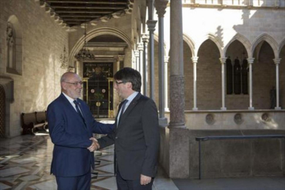 Carles Puigdemont recibió a José Manuel Maza en el Palau el pasado 24 de mayo.-ALBERT BERTRAN