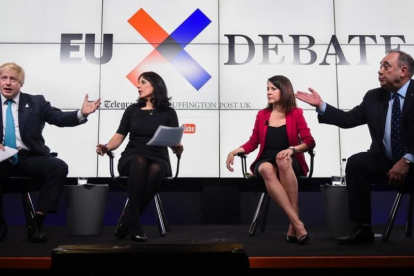 Boris Johnson (izq) y Alex Salmond (derecha), partidario y contrario al 'Brexit', respectivamente, en un debate en Londres, el 14 de junio.-AFP / DAVID ROSE