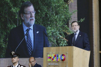 Rajoy, este lunes, durante la visita que ha hecho a la Expo de Milán, al celebrarse en esta muestra el Día de España.-Foto: EFE / ALBERTO MARTÍN
