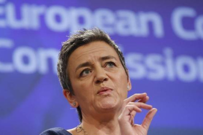 La comisaria europea de Competencia Margrethe Vestager en una rueda de prensa este martes en Bruselas, Bélgica.-Foto: EFE / OLIVIER HOSLET