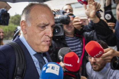 Tebas, presidenta de la Liga, a su entrada en la Ciudad de la Justicia para declarar como testigo en el caso del presunto amaño entre el Levante y el Zaragoza.-MIGUEL LORENZO