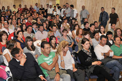 Aspecto de la asamblea celebrada en el turno de tarde en el Centro Cultural Gaya Nuño. / VALENTÍN GUISANDE-