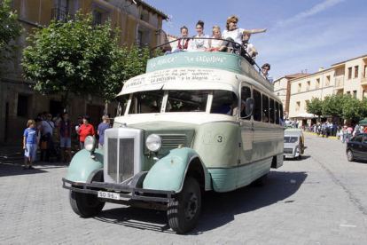 El Mercado Tradicional y su emblemático autobús atraen a miles de visitantes-