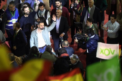 Santiago Abascal, a su llegada este sábado al acto electoral de VOX en Leganés, Madrid.-KIKO HUESCA (EFE)