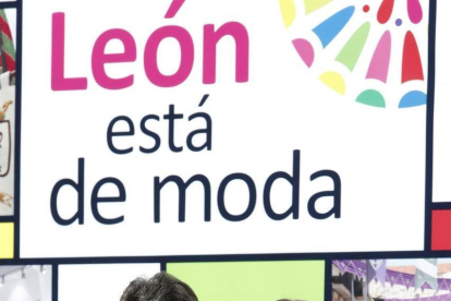 El alcalde de León, Antonio Silván, y el presidente de la Diputación, Juan Martínez Majo, presentan la campaña de promoción de la provincia y la capital en el Metro de Madrid.-ICAL