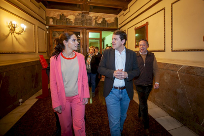 Fernández Mañueco en su visita a Soria. MARIO TEJEDOR (22)