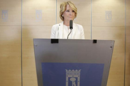 Esperanza Aguirre presenta su dimisión como concejal del Ayuntamiento de Madrid.-JOSE LUIS ROCA