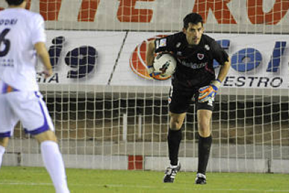 Navarro en el último encuentro jugado en Los Pajaritos ante Las Palmas. / V. Guisande-