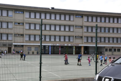 Colegio de Olvega.-V.G.