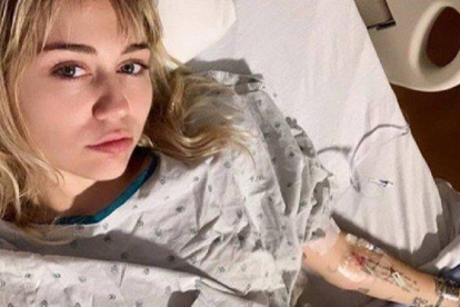 Miley Cyrus, en el hospital.-INSTAGRAM
