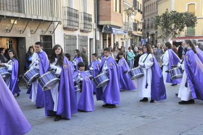 Algunos cofrades en el encuentro-V. GUISANDE
