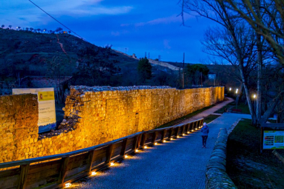 La muralla en su tramo junto al Duero. MARIO TEJEDOR (5)