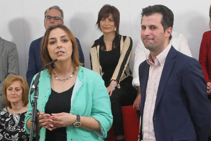 El secretario general de PSOE de Castilla y León, Luis Tudanca, y la candidata a la Alcaldía de Palencia, Miríam Andrés-Ical